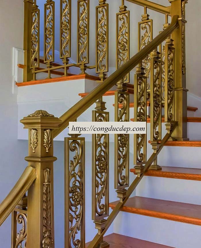 Mẫu con tiện cầu thang hoa văn đẹp